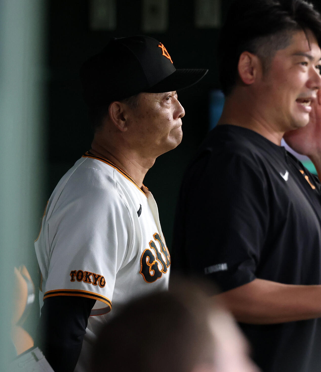 巨人対阪神　逆転を許し厳しい表情の巨人橋上秀樹監督代行（撮影・浅見桂子）