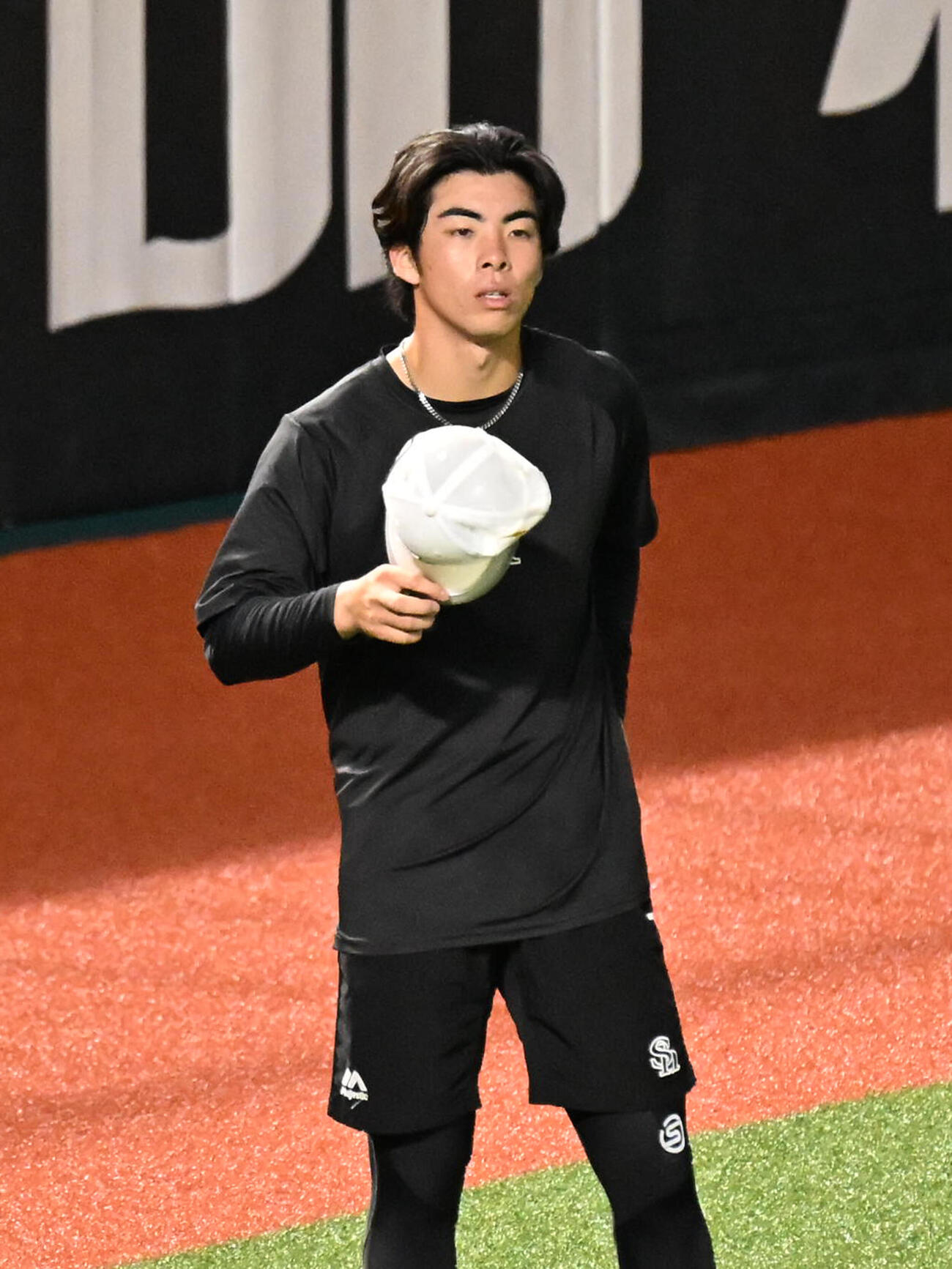 ソフトバンク対楽天　1軍に合流したソフトバンク村上泰斗（撮影・林敢治）
