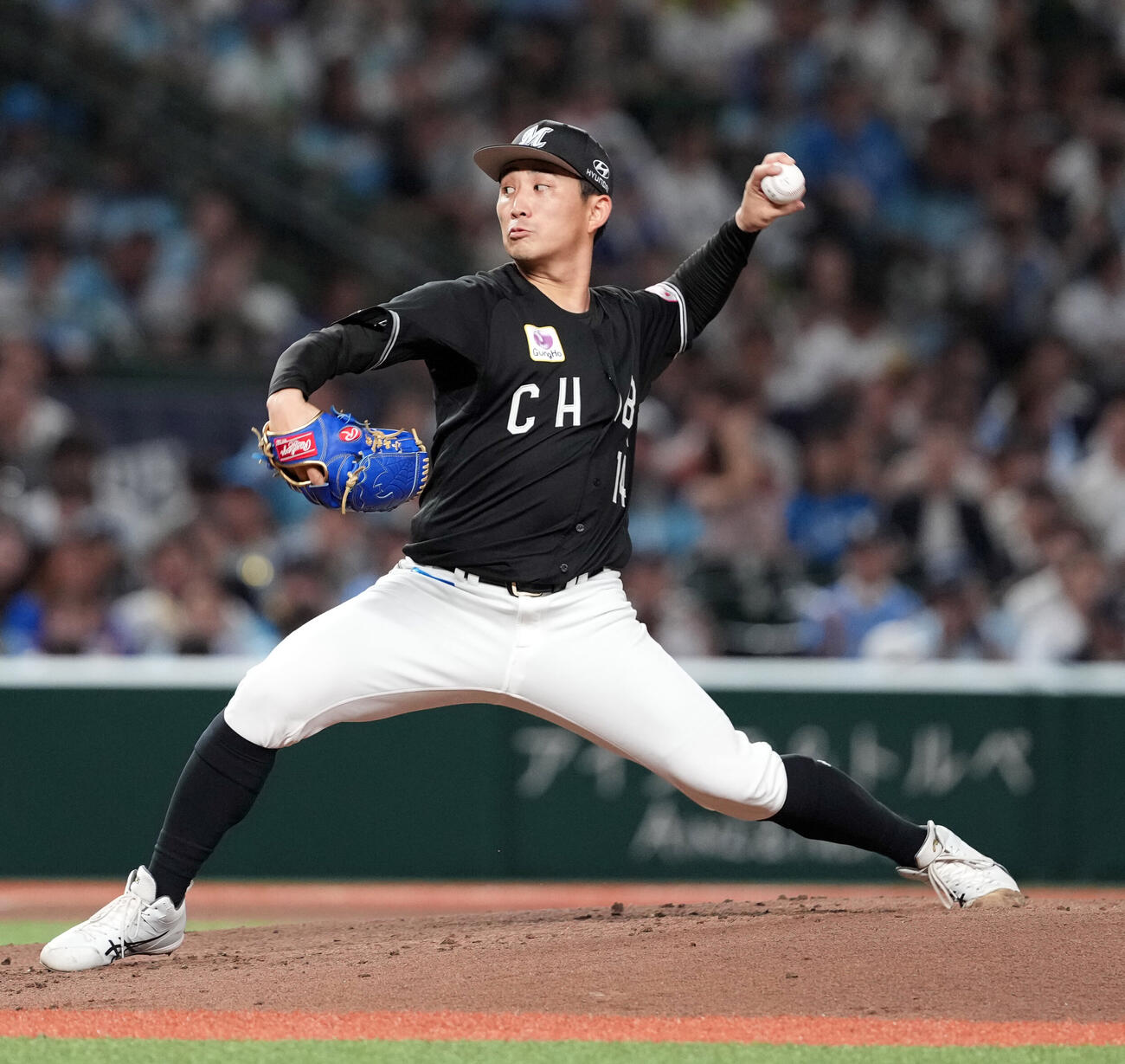 西武対ロッテ　ロッテの先発小島和哉（撮影・たえ見朱実）
