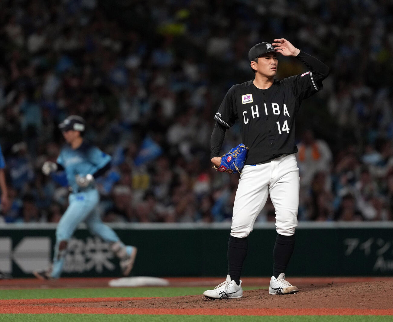 西武対ロッテ　5回裏西武1死、小島大河にソロ本塁打を浴びる小島和哉（撮影・たえ見朱実）