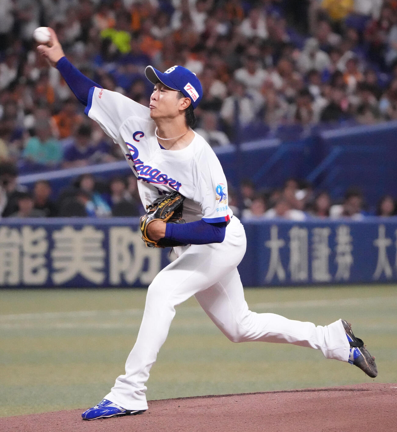 中日対巨人　1回表、登板する中日先発の高橋宏斗（撮影・森本幸一）