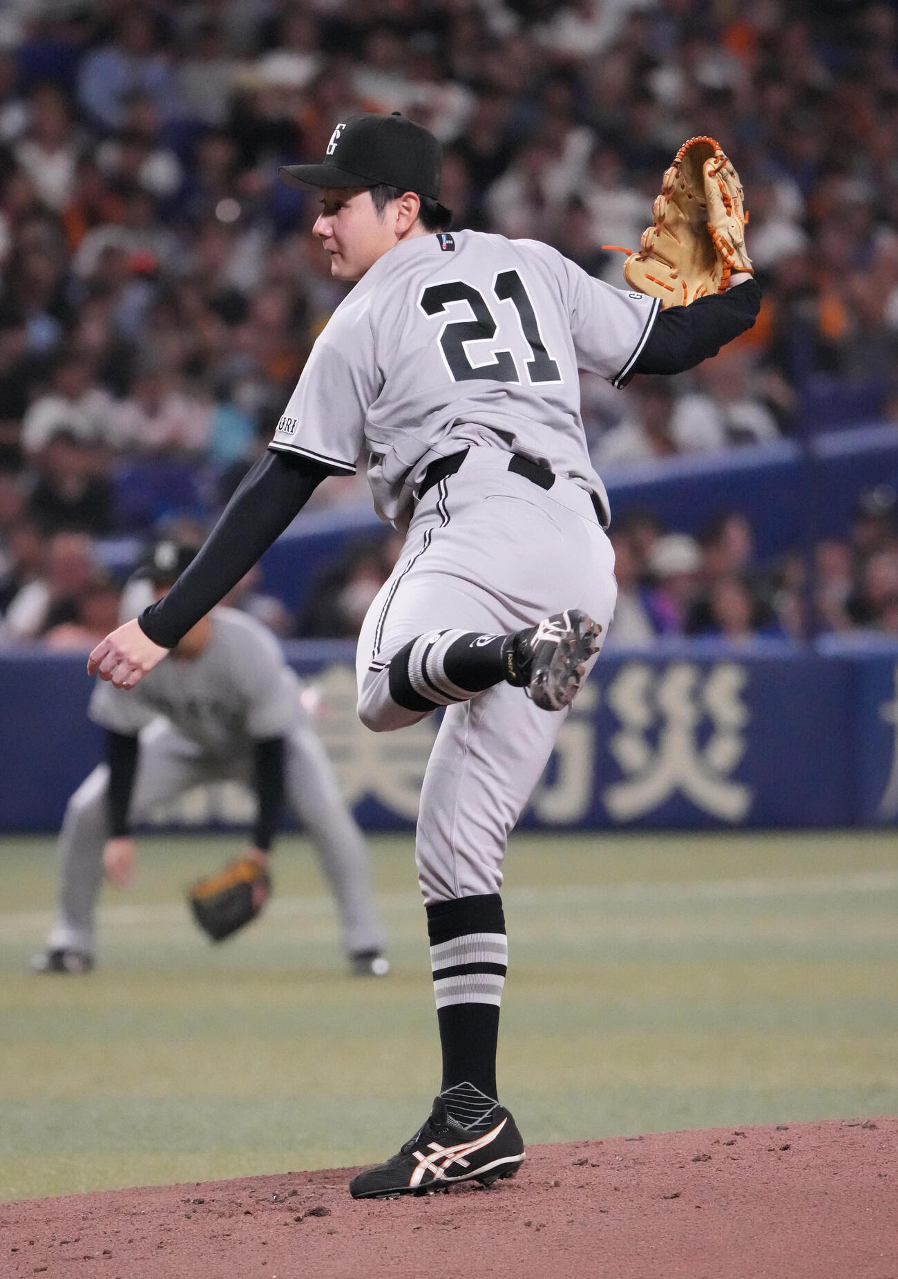 中日対巨人　1回裏、登板する巨人先発の竹丸和幸（撮影・森本幸一）