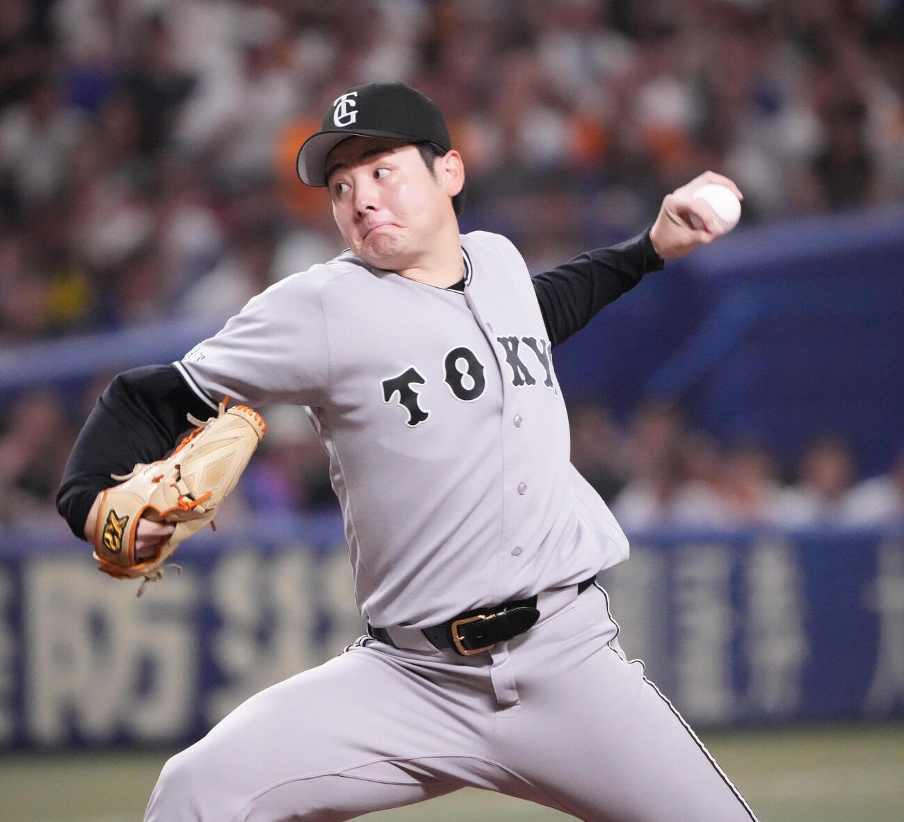 中日対巨人　1回裏、登板する巨人先発の竹丸和幸（撮影・森本幸一）