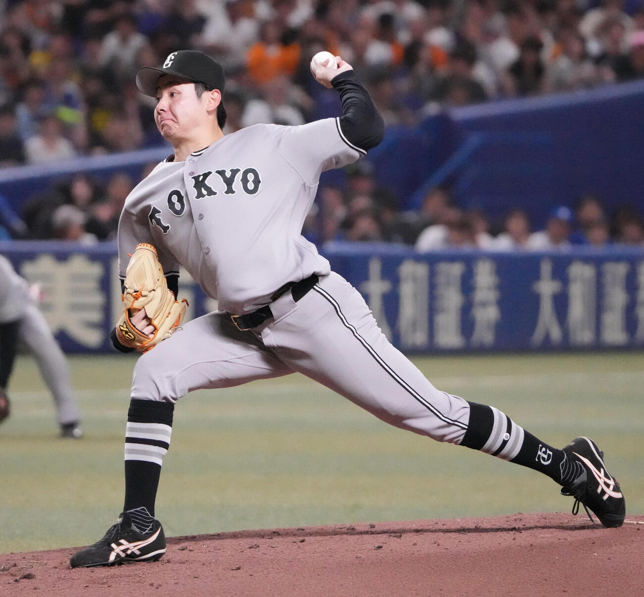 中日対巨人　1回裏、登板する巨人先発の竹丸和幸（撮影・森本幸一）
