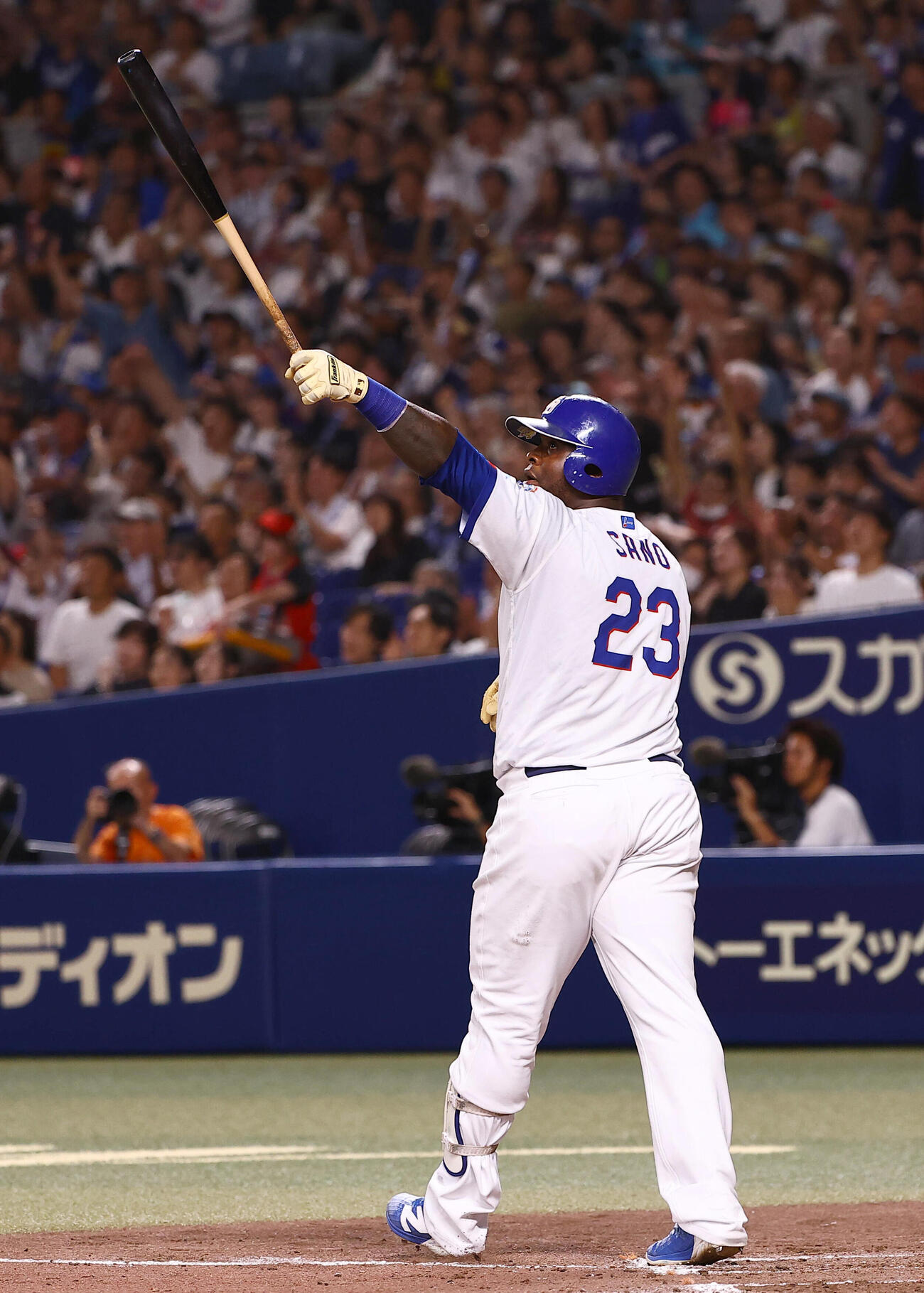 中日対巨人　3回裏中日無死一、二塁、ミゲル・サノーは3点本塁打を放つ（撮影・上田博志）