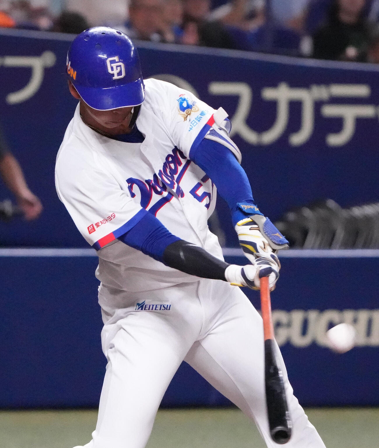 中日対巨人　2回裏中日無死、三塁打を放つ花田旭（撮影・森本幸一）