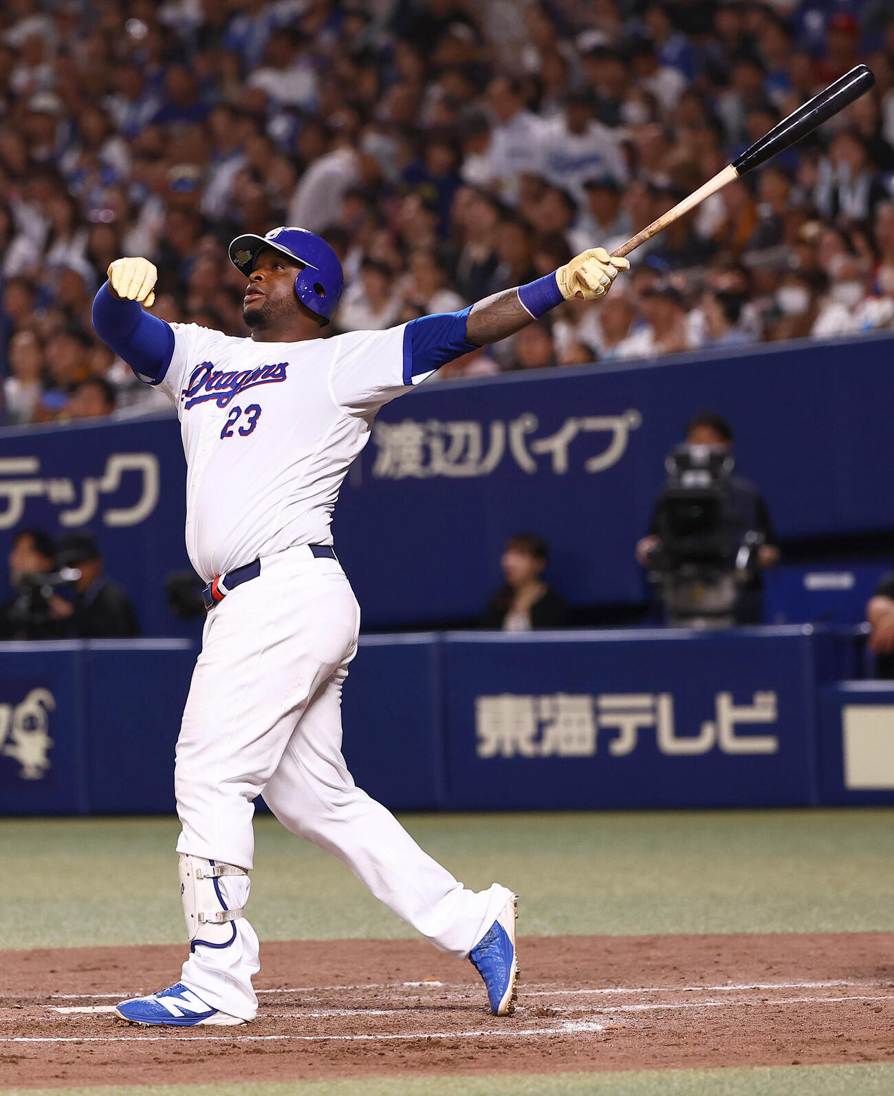 中日対巨人　3回裏中日無死一、二塁、ミゲル・サノーは3点本塁打を放つ（撮影・上田博志）