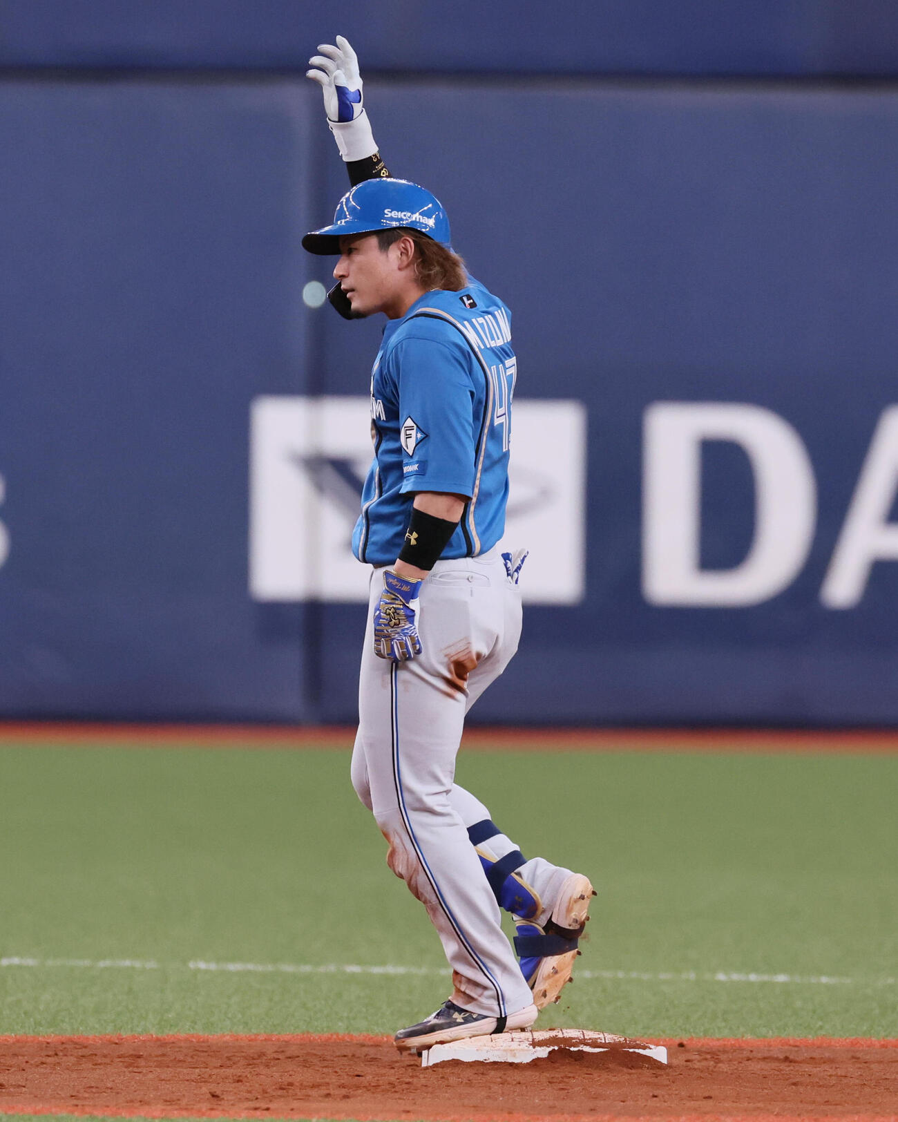 オリックス対日本ハム　5回表日本ハム2死二塁、水野達稀は適時二塁打を放つ（撮影・宮崎幸一）