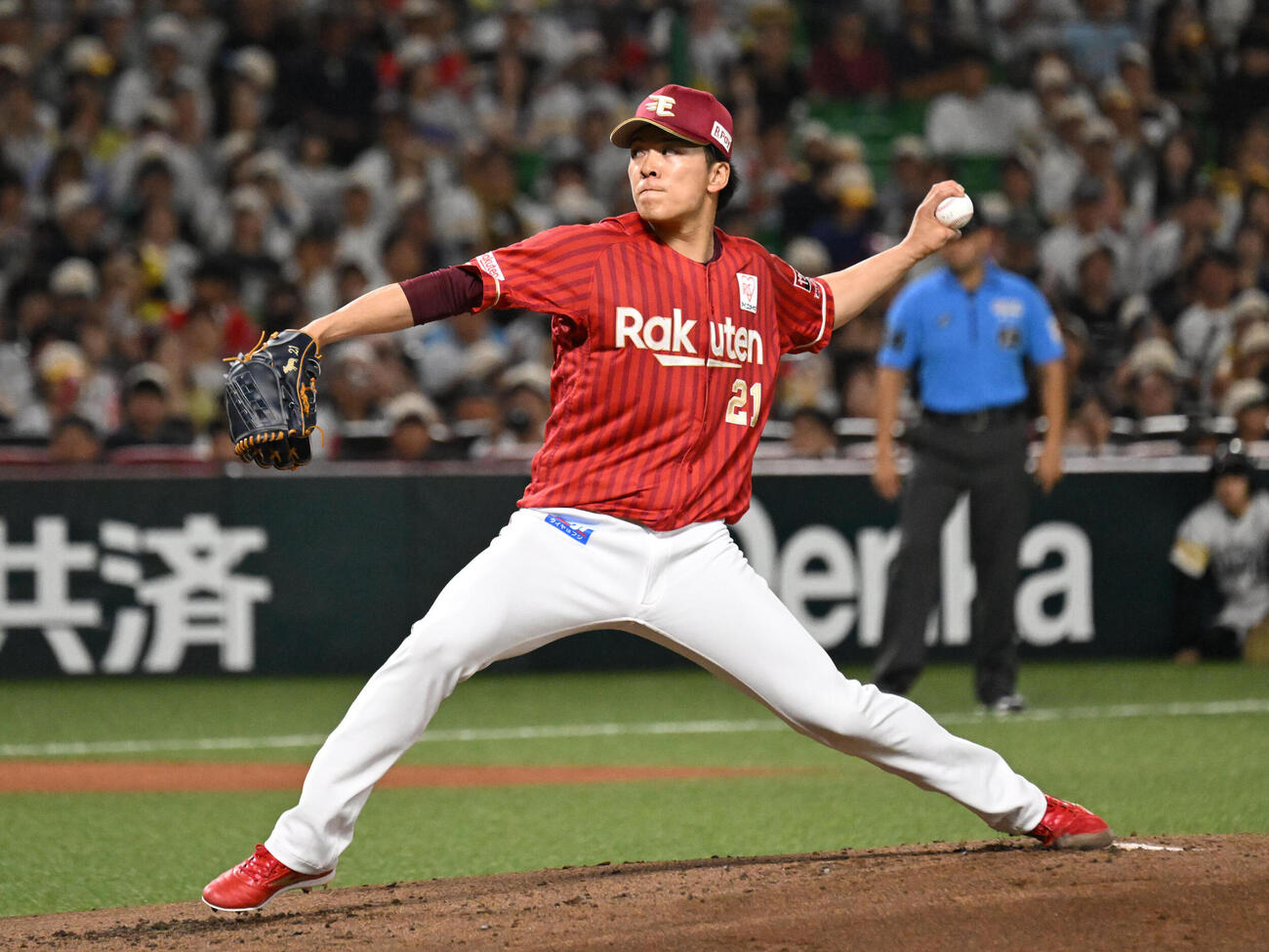 ソフトバンク対楽天　力投する楽天先発の早川隆久（撮影・林敢治）