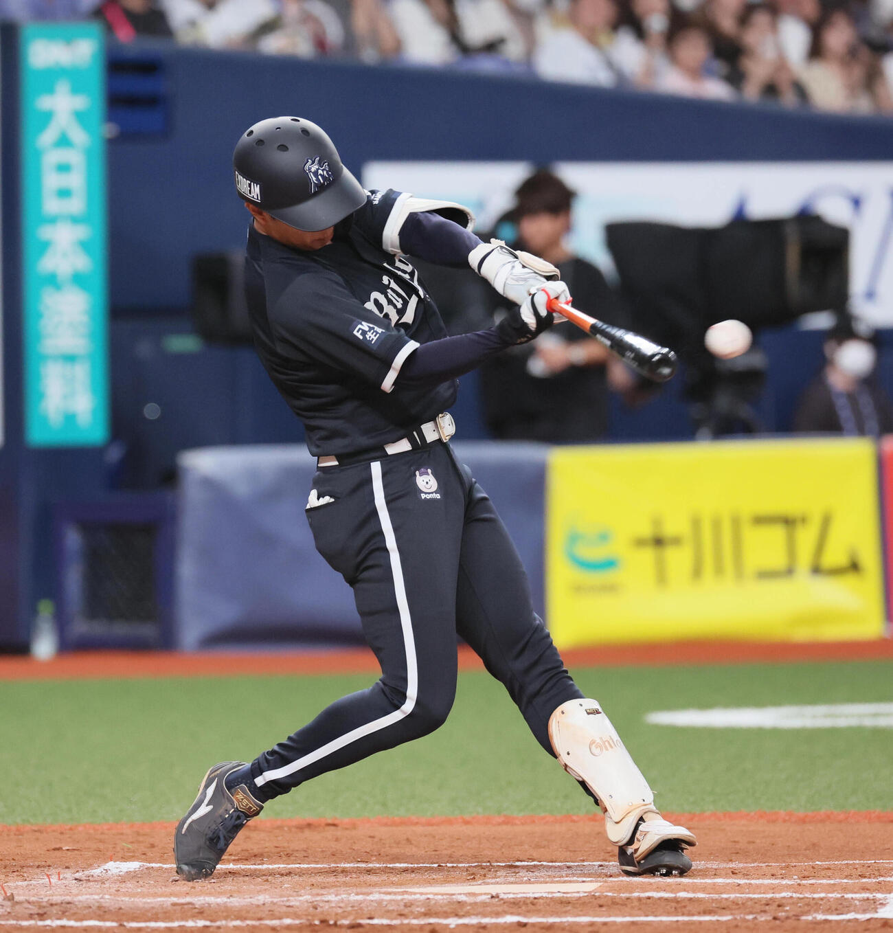 オリックス対日本ハム　6回裏オリックス2死一、三塁、太田椋は適時二塁打を放つ（撮影・宮崎幸一）