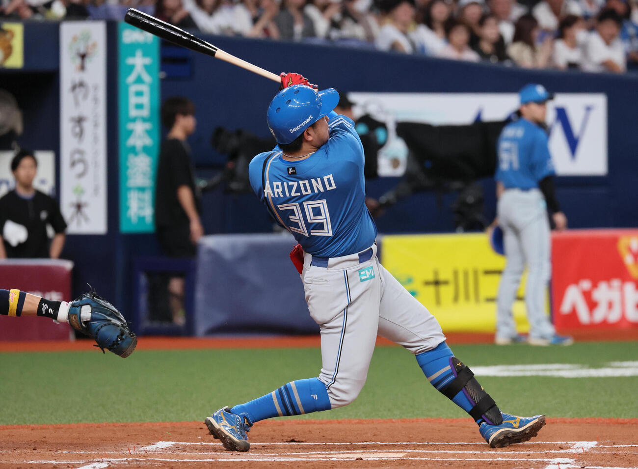 オリックス対日本ハム　6回表日本ハム1死一、二塁、有薗直輝は適時二塁打を放つ（撮影・宮崎幸一）