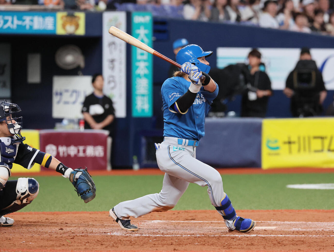オリックス対日本ハム　8回表日本ハム1死一、二塁、水野達稀は3点本塁打を放つ（撮影・宮崎幸一）