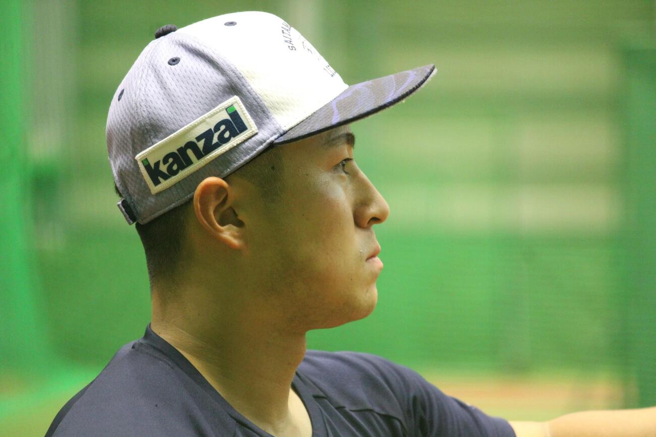 キャッチボールを再開した西武渡部聖弥（撮影・金子真仁）