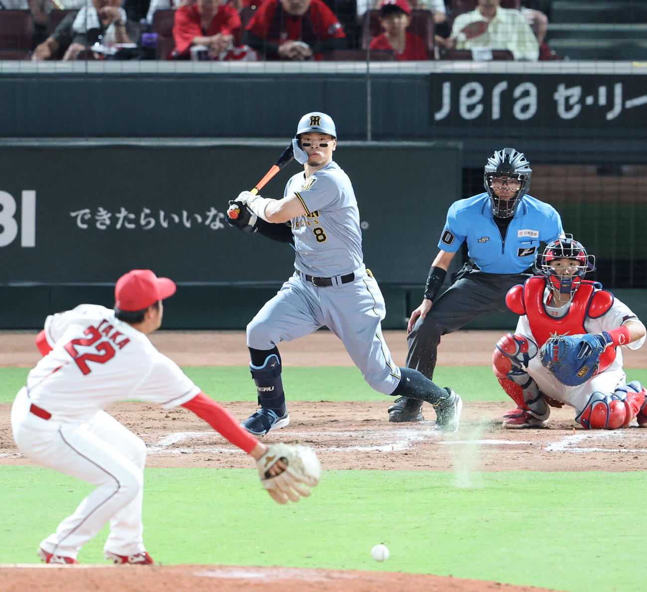 広島対阪神　8回表阪神2死満塁、佐藤輝明は遊ゴロに終わる（撮影・梅根麻紀）
