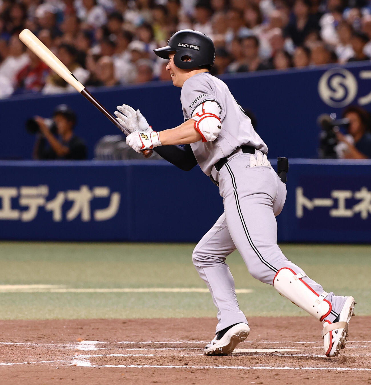 中日対巨人　8回表巨人1死二塁、松本剛は適時打を放つ（撮影・上田博志）