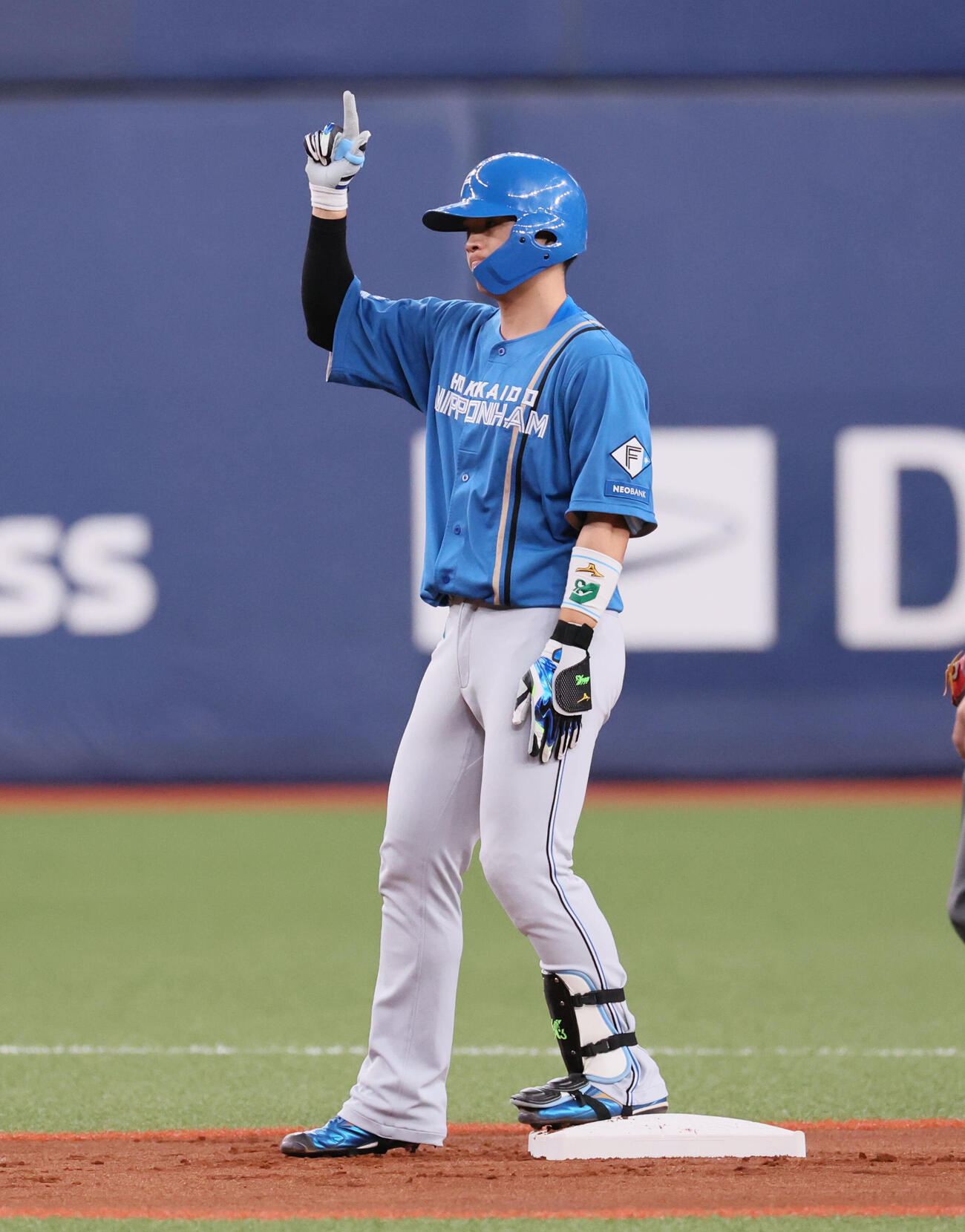 オリックス対日本ハム　2回表日本ハム無死、郡司裕也は二塁打を放つ（撮影・宮崎幸一）