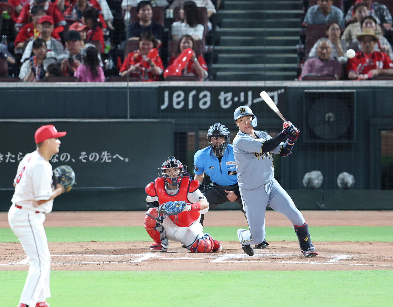 広島対阪神　7回表阪神無死、大山悠輔は中前打を放つ（撮影・梅根麻紀）