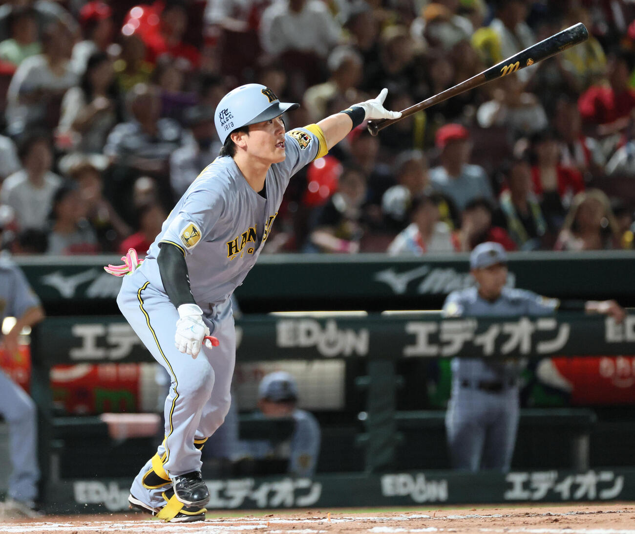 広島対阪神　7回表阪神1死一、2塁、中前適時打を放つ代打伏見寅威（撮影・加藤孝規）