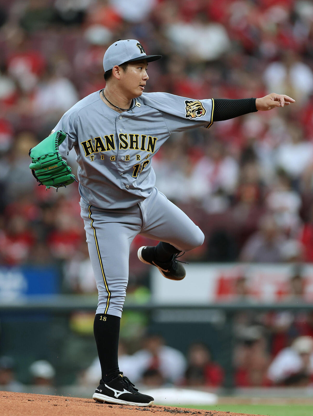 広島対阪神　力投する阪神先発の伊原陵人（撮影・前田充）