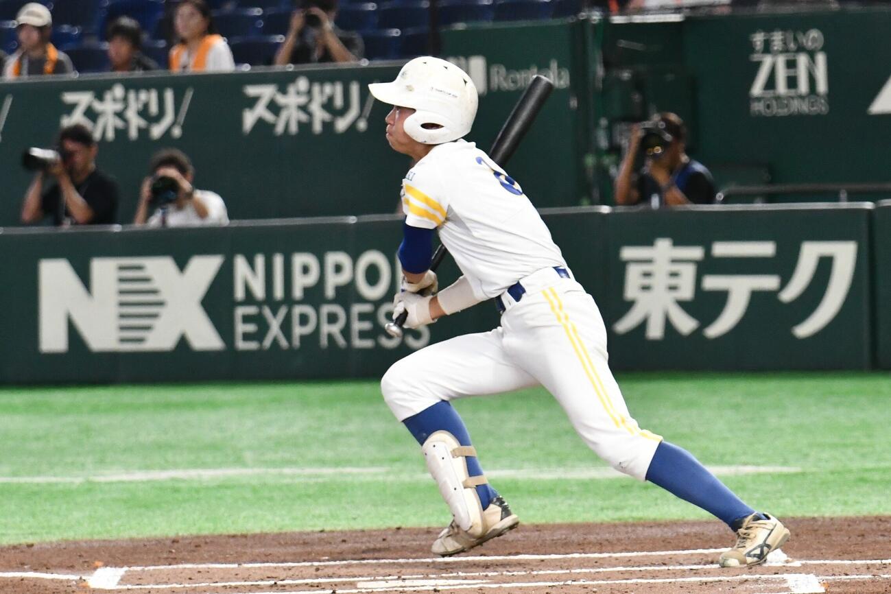 取手1回無死一塁、犠牲バントを2度失敗した藤田は右中間突破の先制三塁打を放った