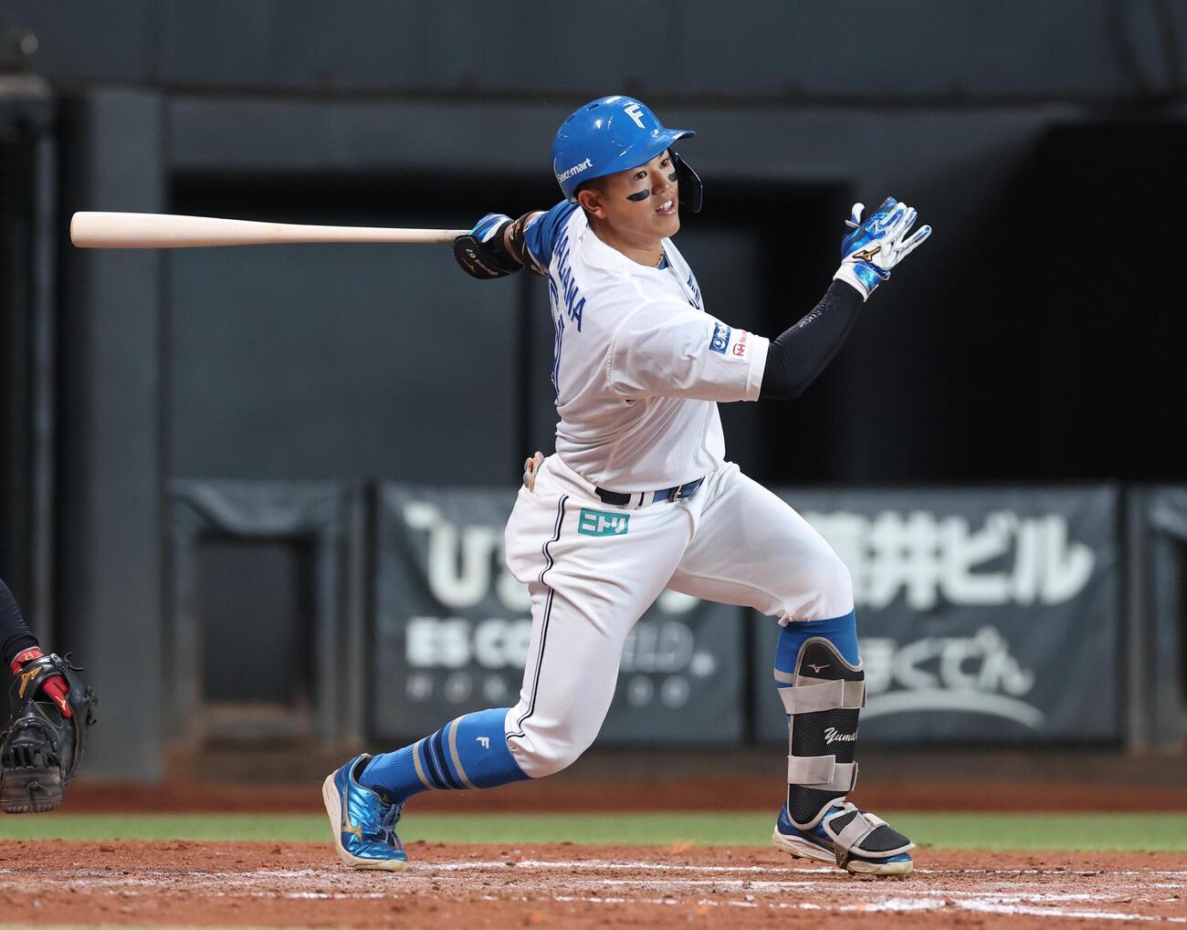 日本ハム対ソフトバンク　3回裏日本ハム2死一塁、安打を放つ今川優馬（撮影・黒川智章）