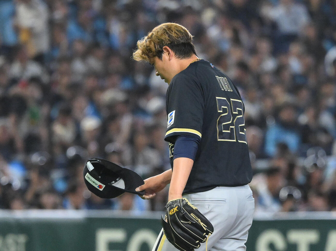 西武対オリックス　4回裏途中で降板するオリックス先発の九里亜蓮（撮影・滝沢徹郎）