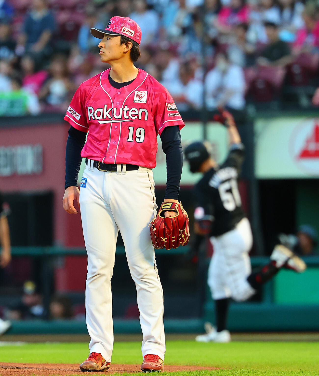 楽天対ロッテ　1回表ロッテ2死一塁、山口航輝に先制2点本塁打を許す荘司康誠（撮影・野上伸悟）