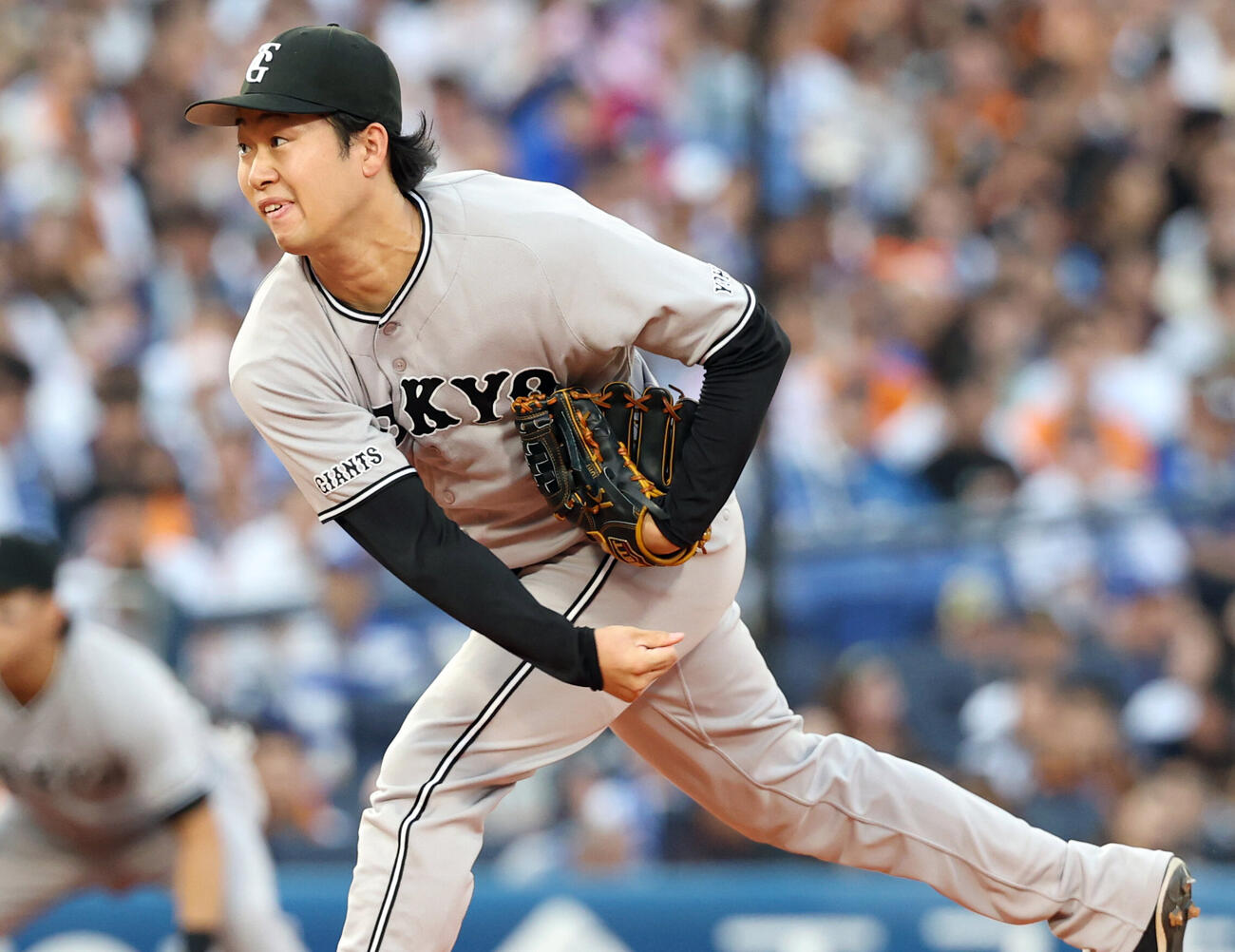 DeNAr対巨人　巨人先発の山崎伊織（撮影・浅見桂子）