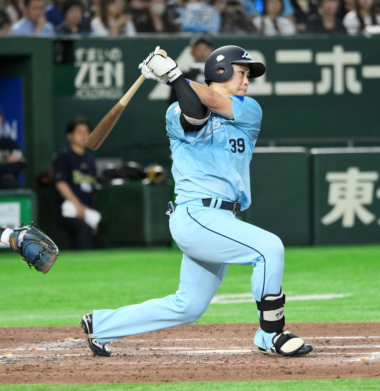 西武対オリックス　4回裏西武無死一、二塁、平沢大河は適時二塁打を放つ（撮影・滝沢徹郎）