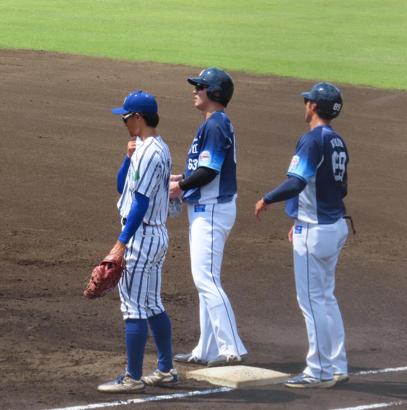 実戦復帰を果たした西武長谷川信哉外野手（撮影・水谷京裕）
