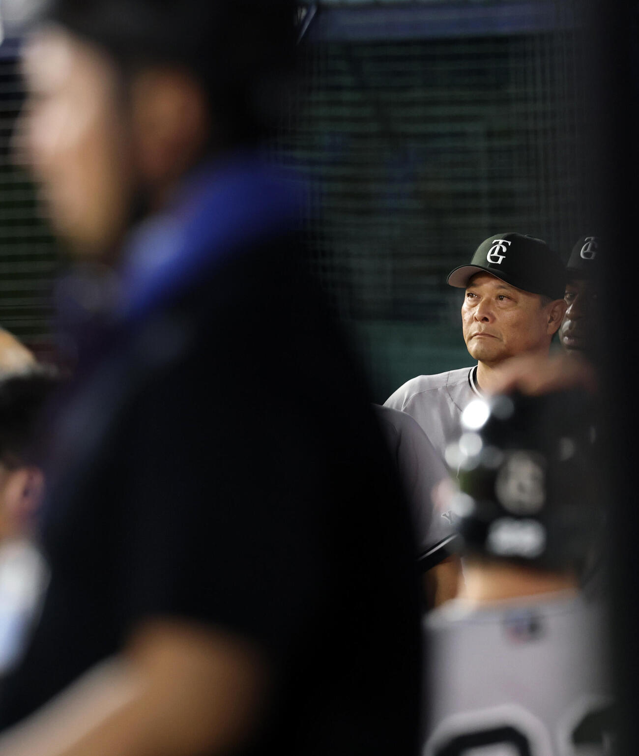 DeNA対巨人　打線が湿り厳しい表情の巨人橋上秀樹監督代行（撮影・浅見桂子）