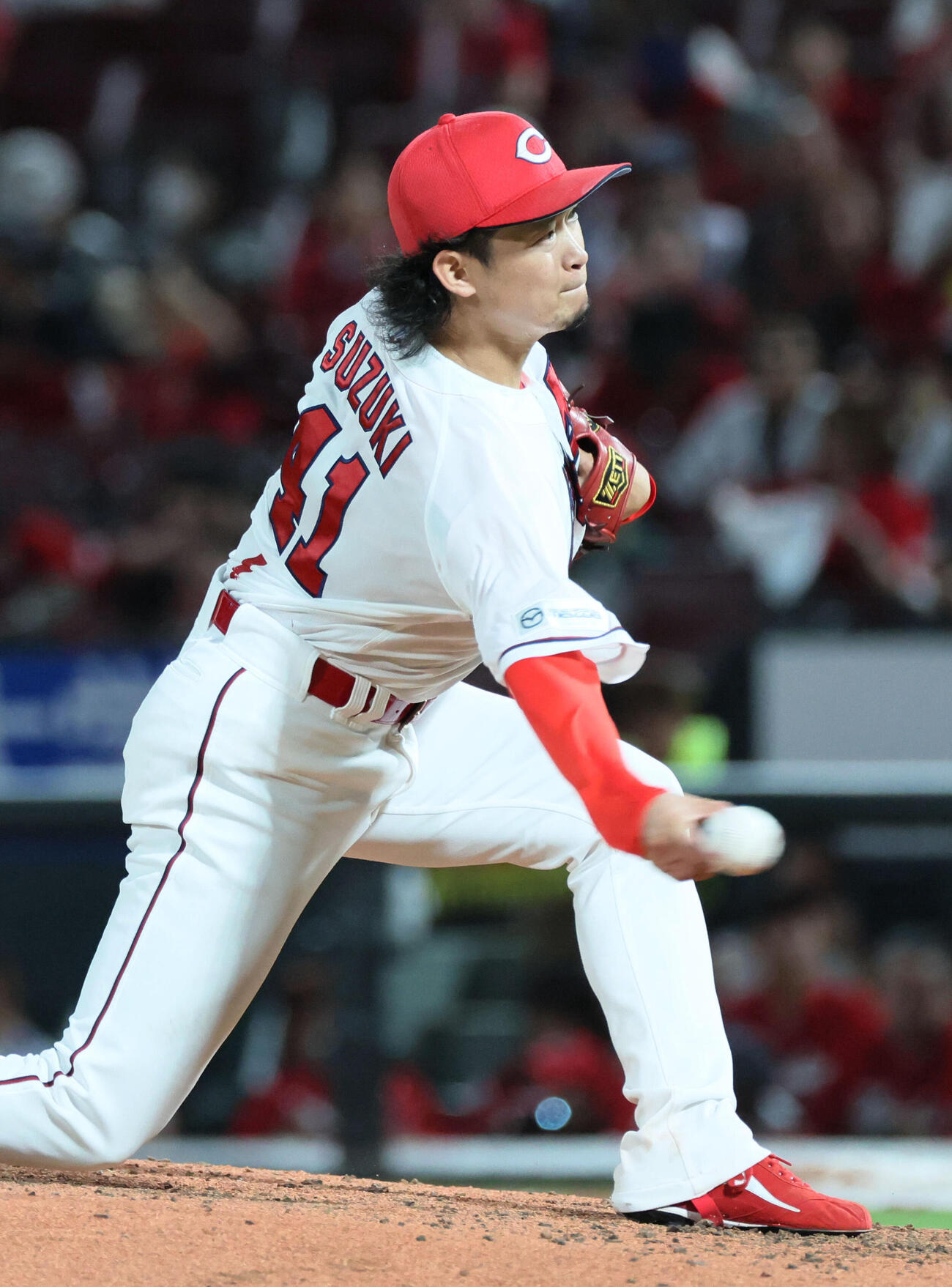 広島対中日　5回表中日、広島先発の鈴木健矢（撮影・加藤孝規）