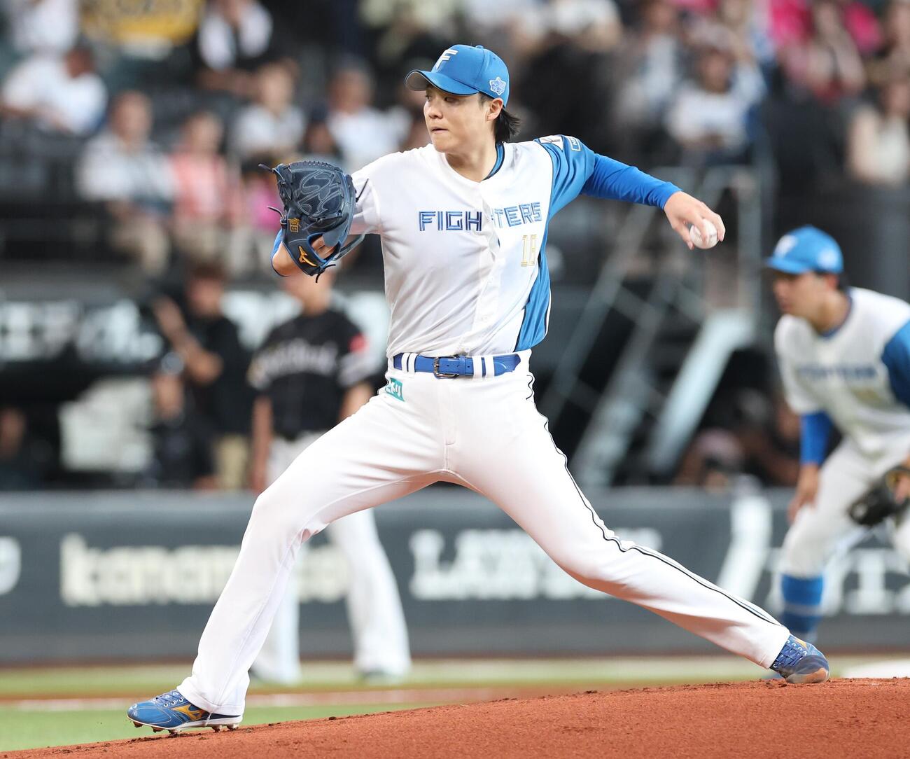 日本ハム対ソフトバンク　日本ハム先発の山崎福也（撮影・黒川智章）