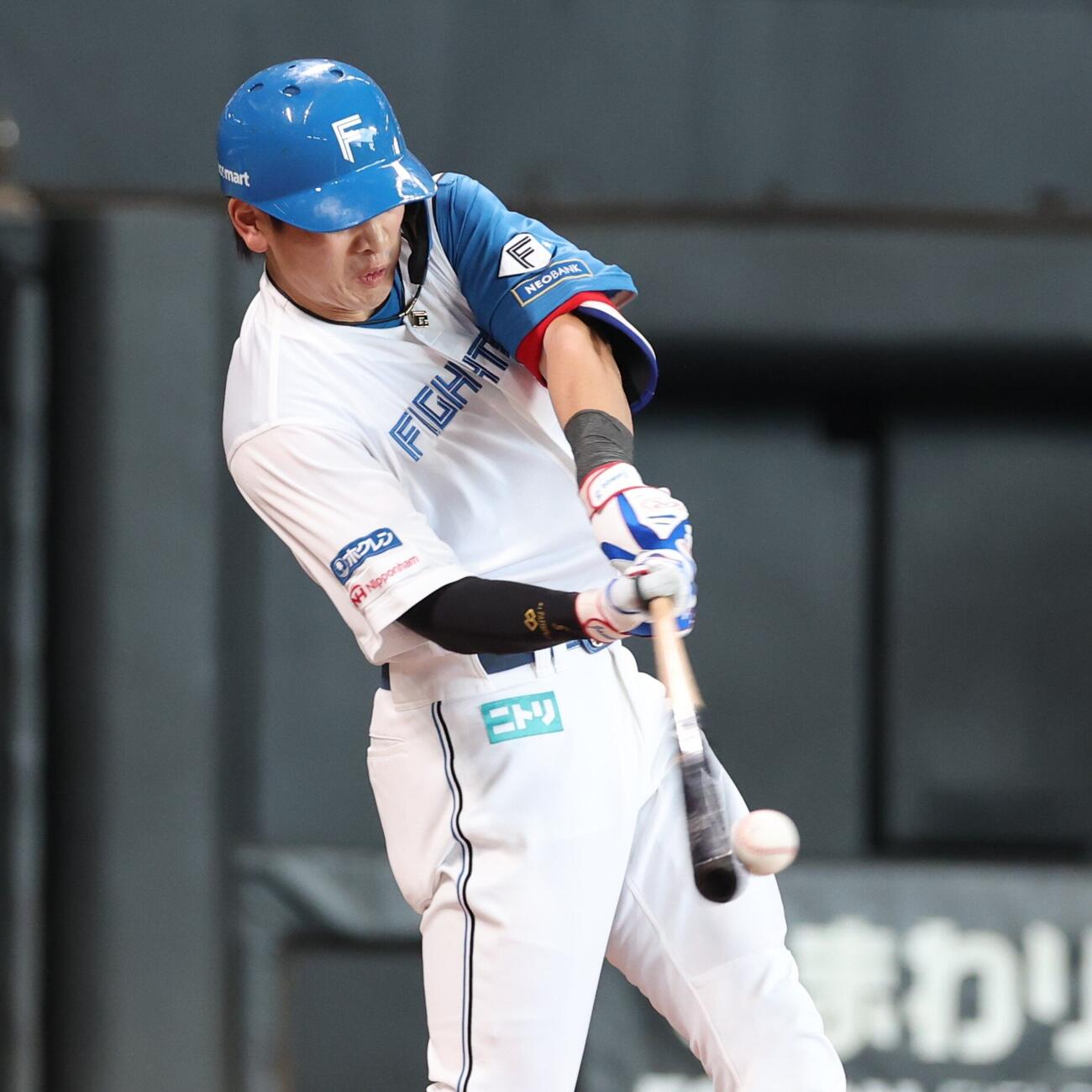 日本ハム対ソフトバンク　3回裏日本ハム2死二塁、適時打を放つ野村佑希（撮影・黒川智章）