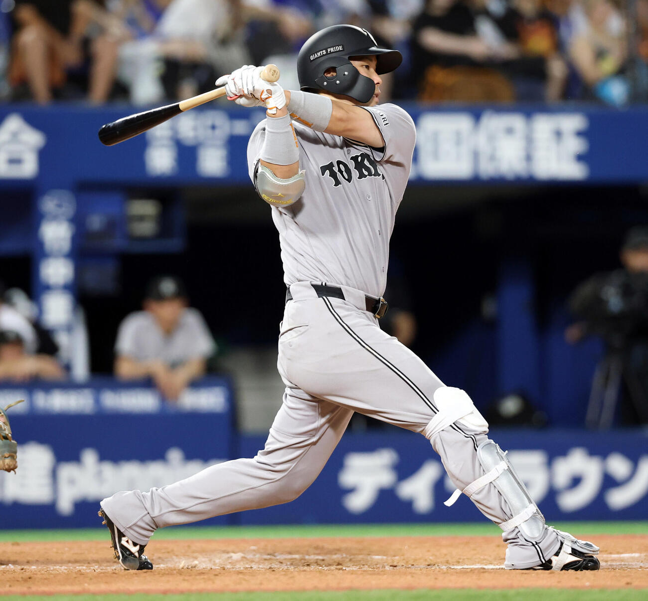 DeNA対巨人　3回表巨人無死一、二塁、大城卓三は適時打を放つ（撮影・浅見桂子）