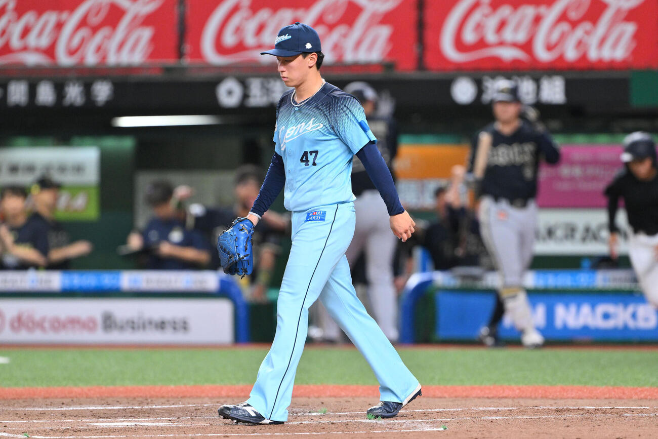 西武対オリックス　2回表オリックス1死三塁、中川圭太に先制の犠飛を許す杉山遥希（撮影・滝沢徹郎）