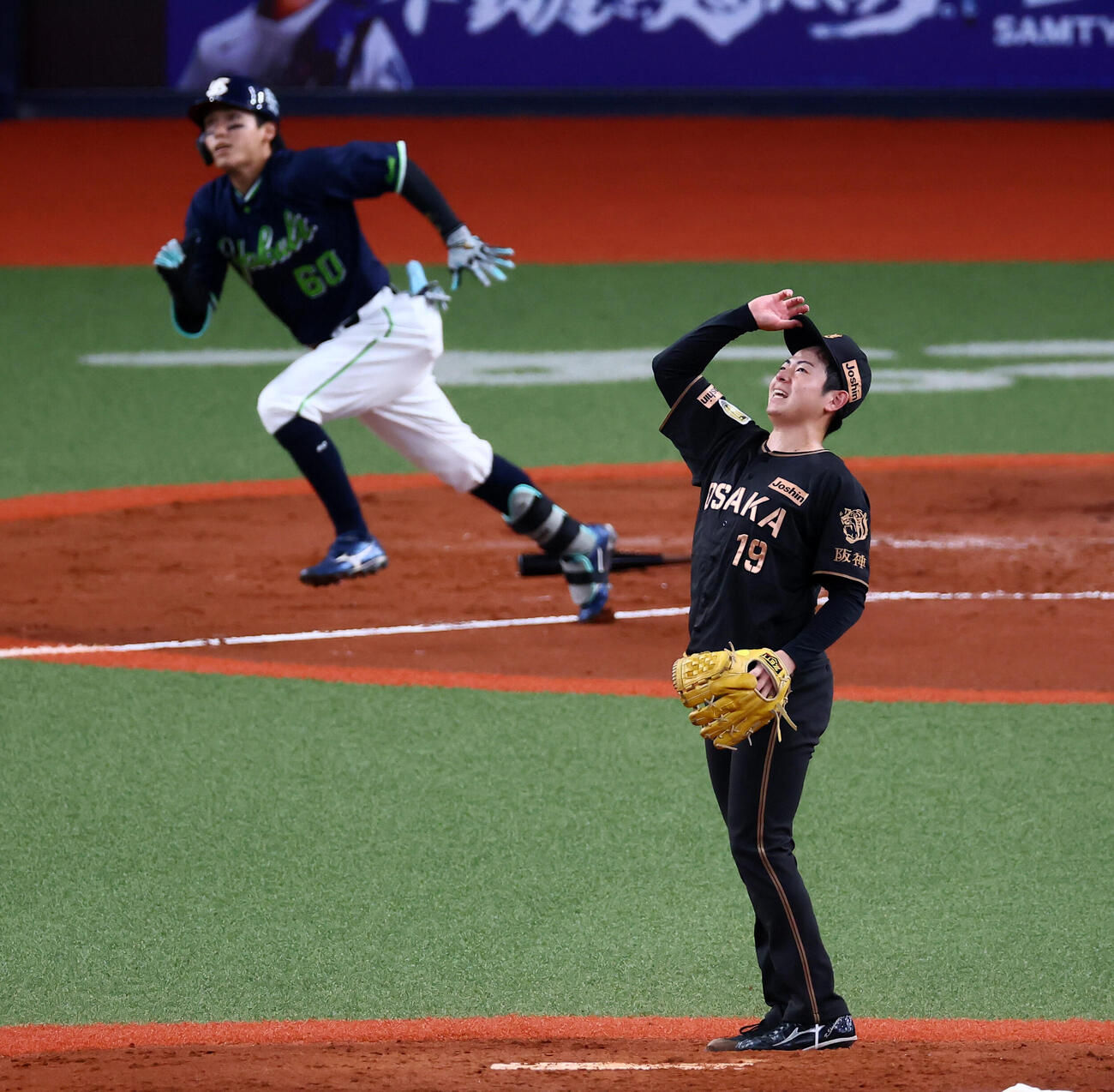 阪神対ヤクルト　3回表ヤクルト1死、下村海翔は武岡龍世に右越え同点ソロ本塁打を浴びる（撮影・加藤哉）