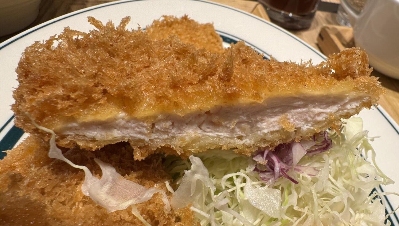 精肉卸の名門「ヤザワミート」が手がける「矢澤チキン」のチキンカツ