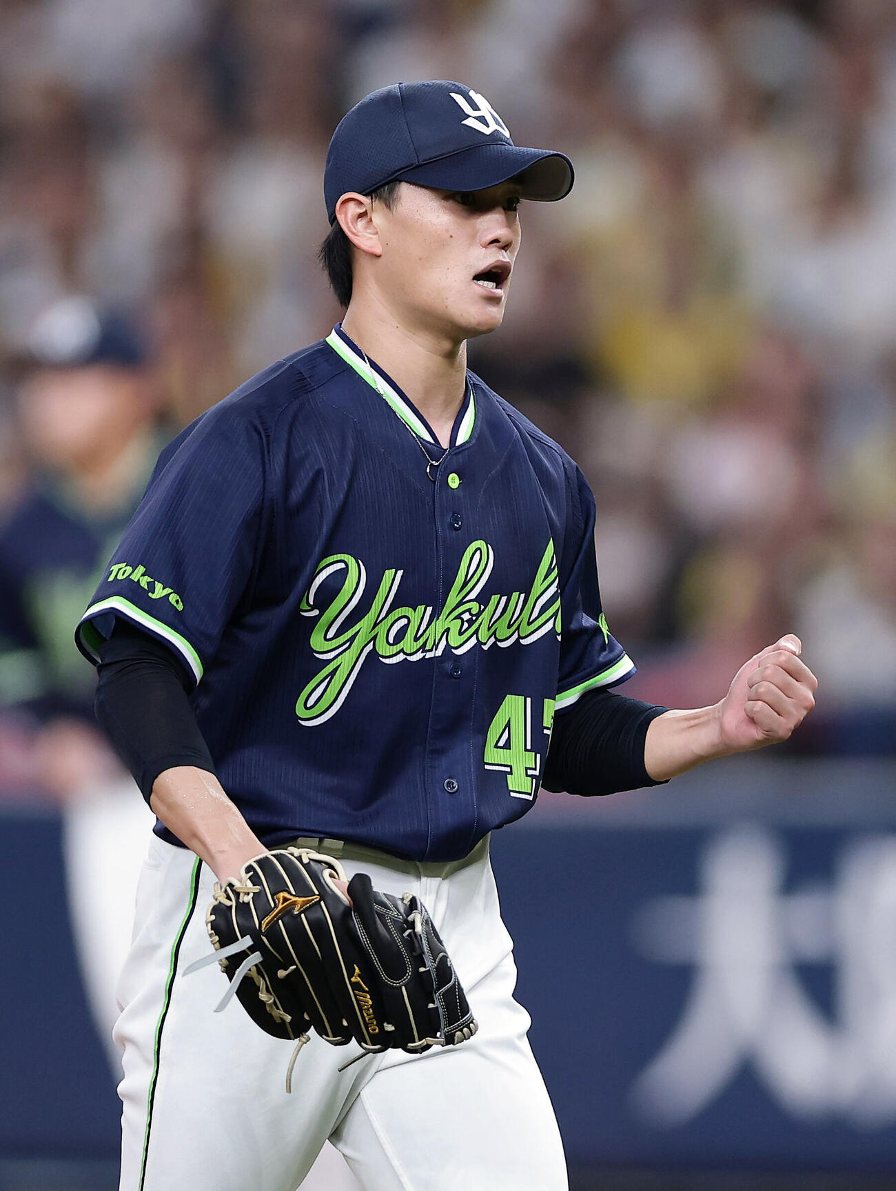 阪神対ヤクルト　6回裏阪神2死一、二塁、代打中野拓夢を遊直に打ち取りガッツポーズする高橋奎二（撮影・前田充）