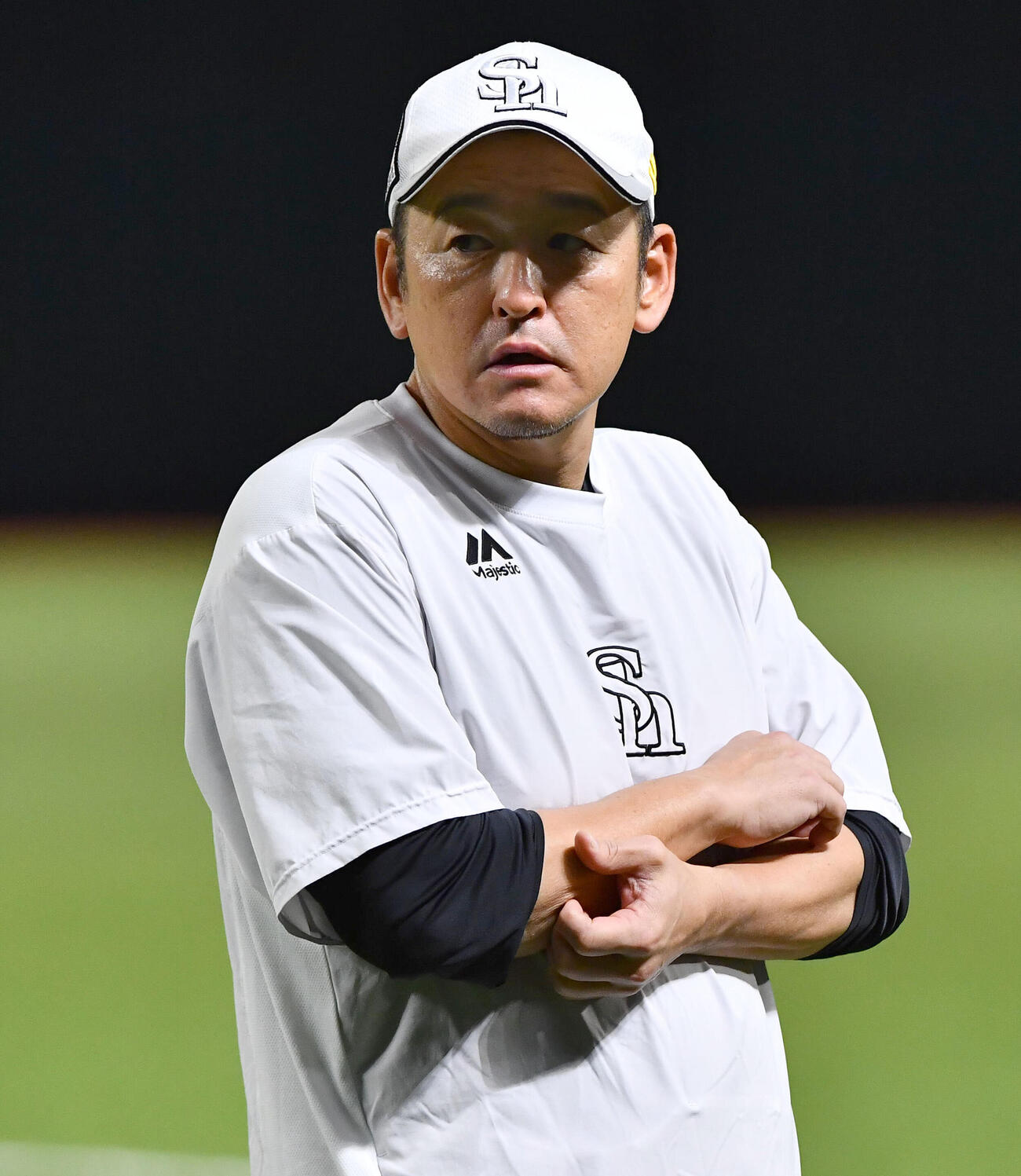 ソフトバンク倉野信次投手チーフコーチ兼投手ヘッドコーディネーター（2026年7月撮影）