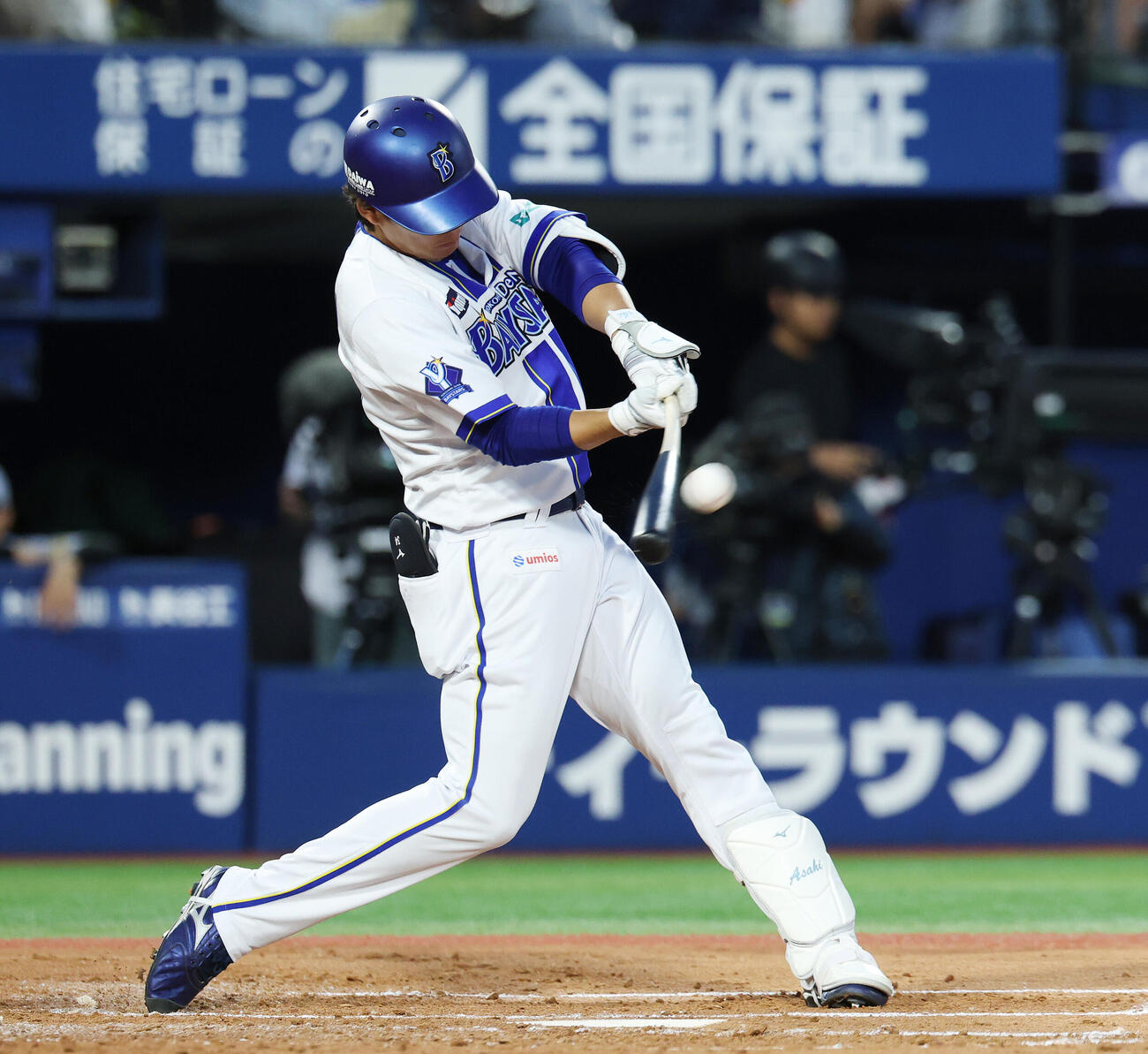 DeNA対阪神　2回裏DeNA1死、本塁打を放つ宮下朝陽（撮影・宮地輝）