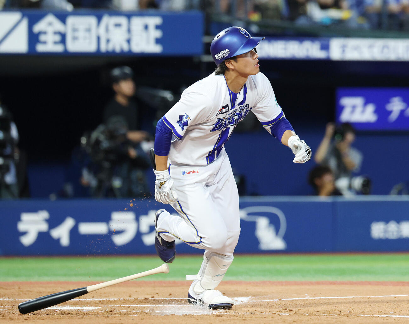 DeNA対阪神　2回裏DeNA1死、本塁打を放つ宮下朝陽（撮影・宮地輝）