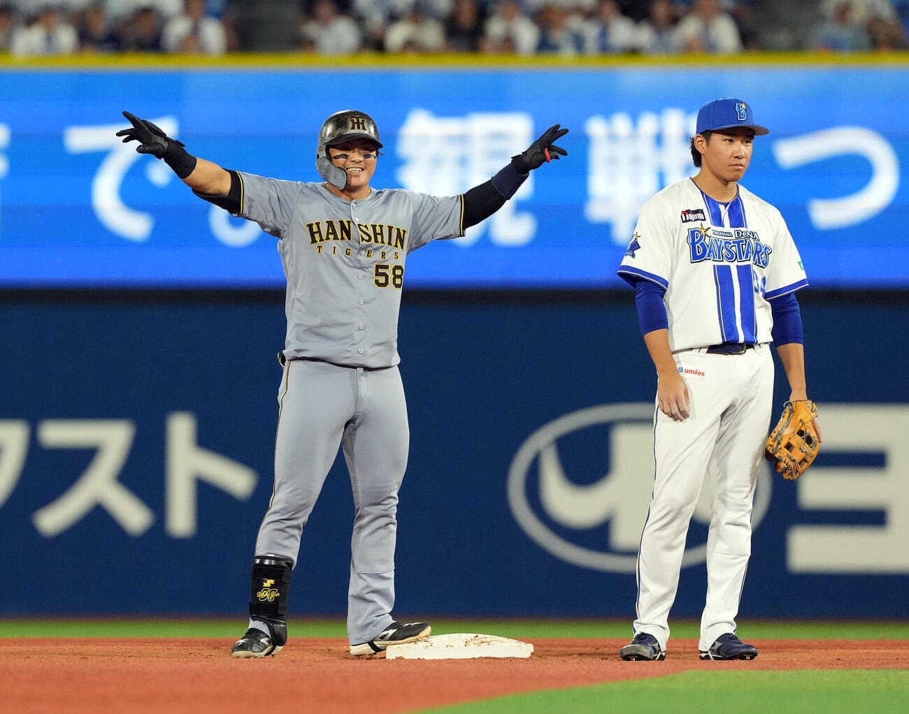 DeNA対阪神　4回表阪神2死、勝ち越しの適時打を放ちポーズを決める前川右京（撮影・たえ見朱実）