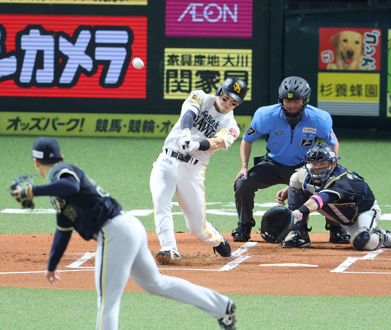 ソフトバンク対オリックス　1回裏ソフトバンク2死、栗原陵矢は右越えに本塁打を放つ（撮影・梅根麻紀）