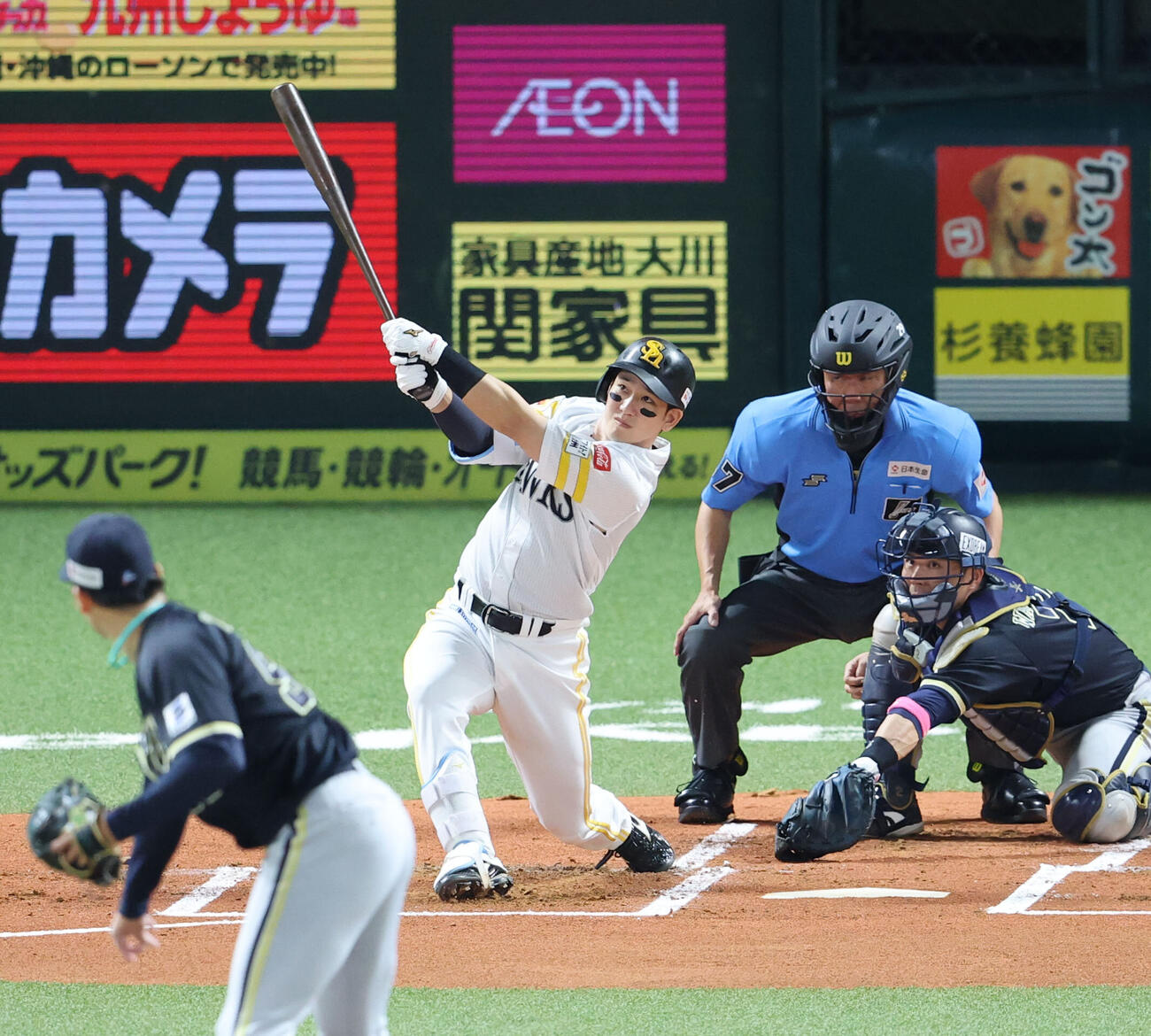 ソフトバンク対オリックス　1回裏ソフトバンク2死、栗原陵矢は右越えに本塁打を放つ（撮影・梅根麻紀）