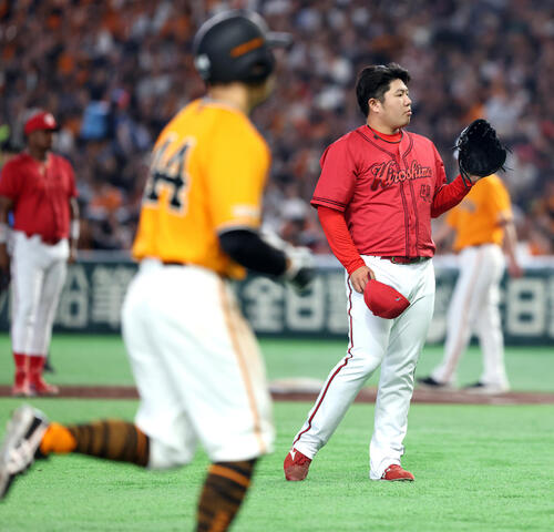 【広島】６回バッテリーエラー絡み自滅　巨人打線の勢いに飲み込まれ２番手松本竜也は２失点KO