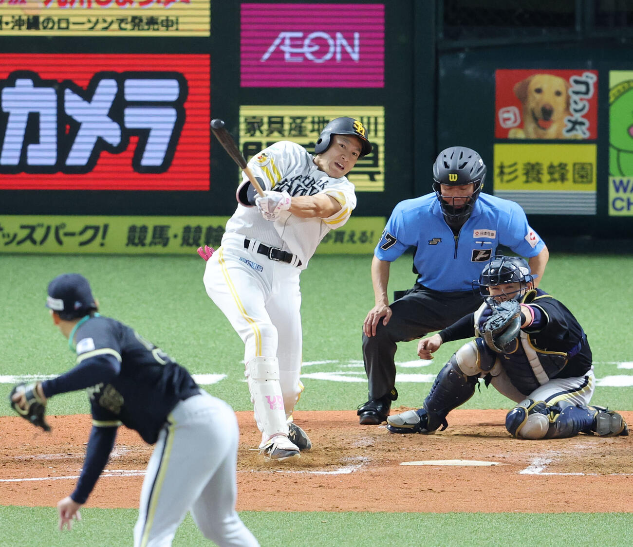 ソフトバンク対オリックス　5回裏ソフトバンク無死一、二塁、柳田悠岐は右越えに3点本塁打を放つ（撮影・梅根麻紀）