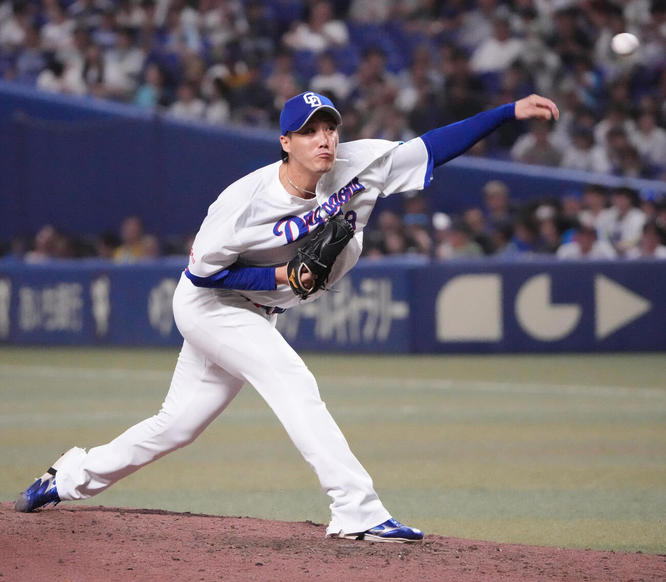 中日対ヤクルト　10回表、中日5番手で登板する斎藤綱記（撮影・森本幸一）