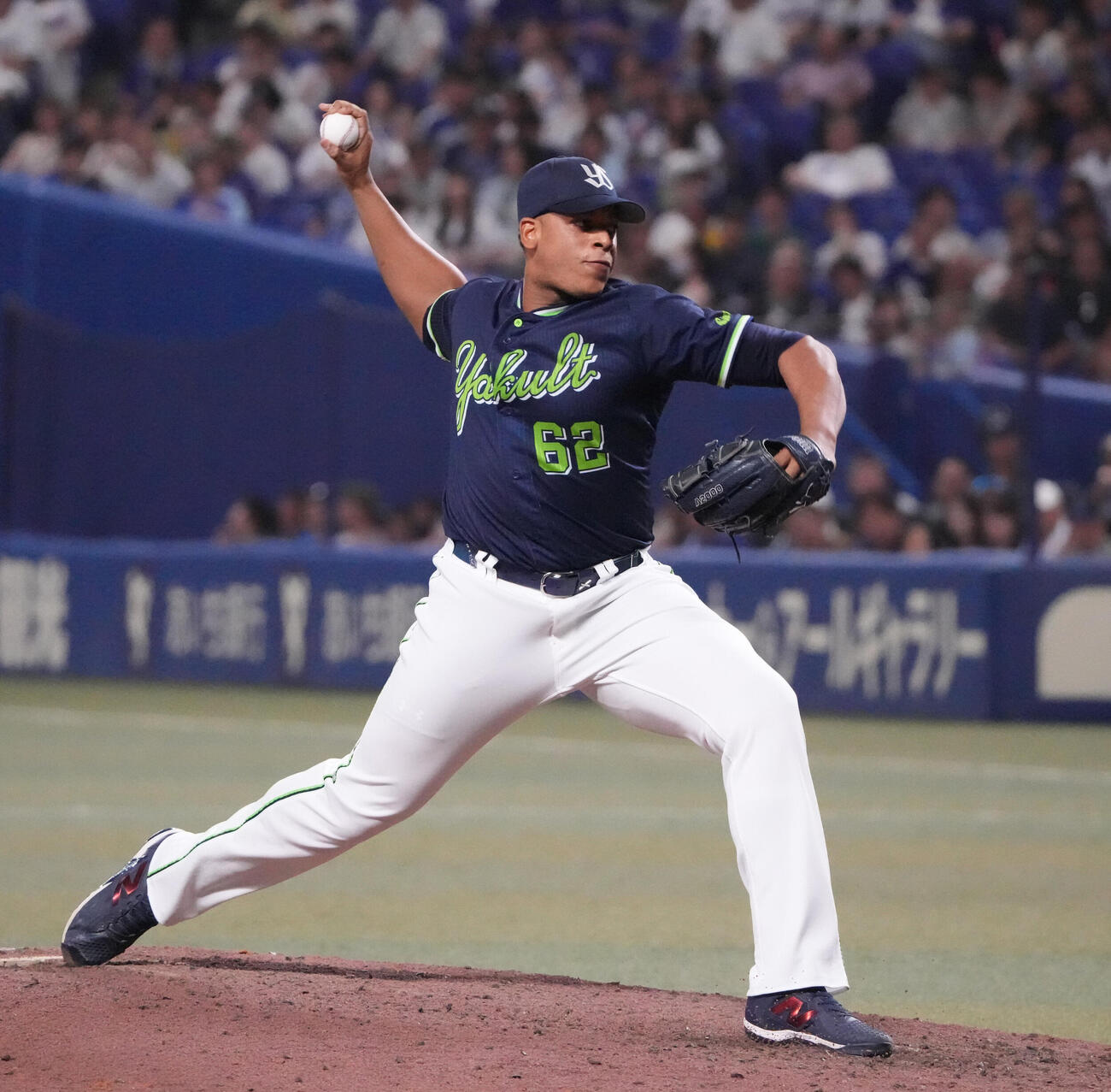 中日対ヤクルト　10回裏、ヤクルト4番手で登板するヘスス・リランソ（撮影・森本幸一）