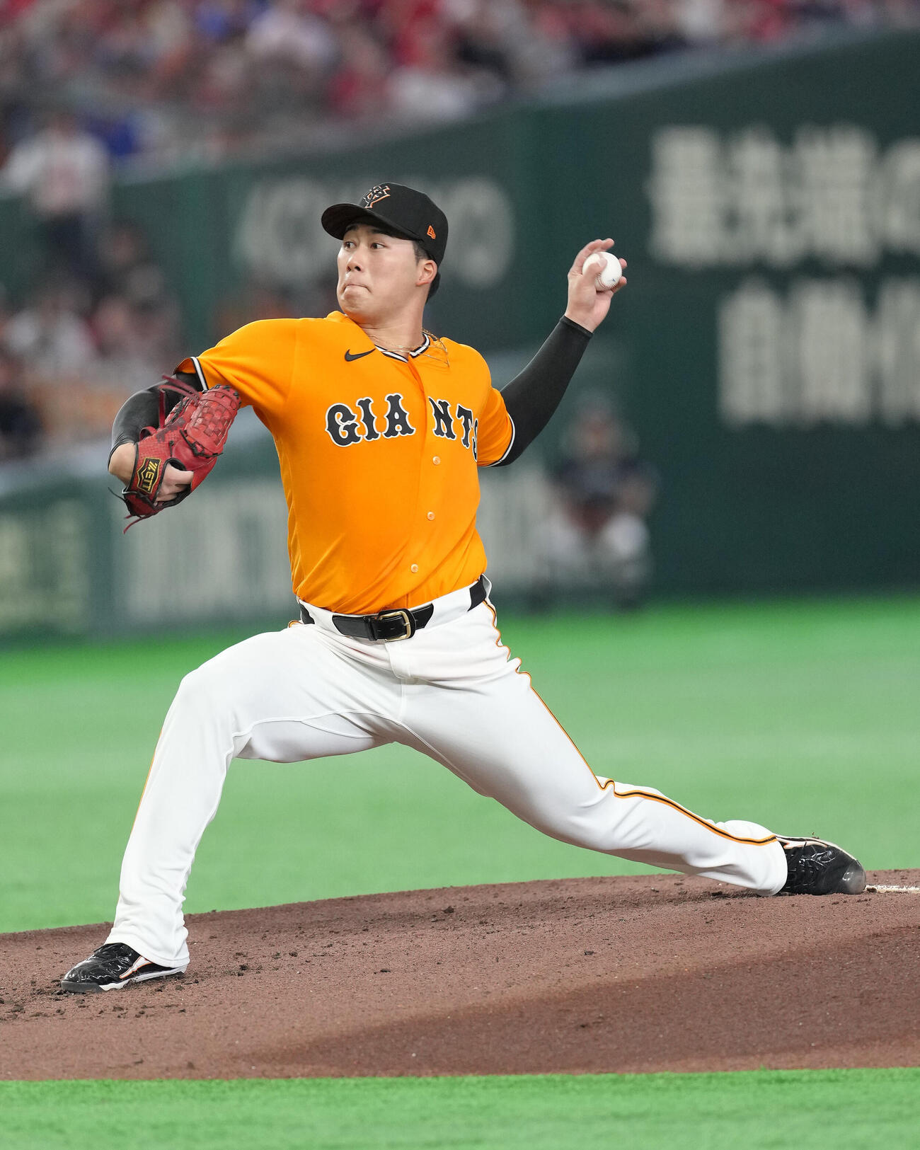 巨人対広島　巨人先発の代木大和（撮影・足立雅史）